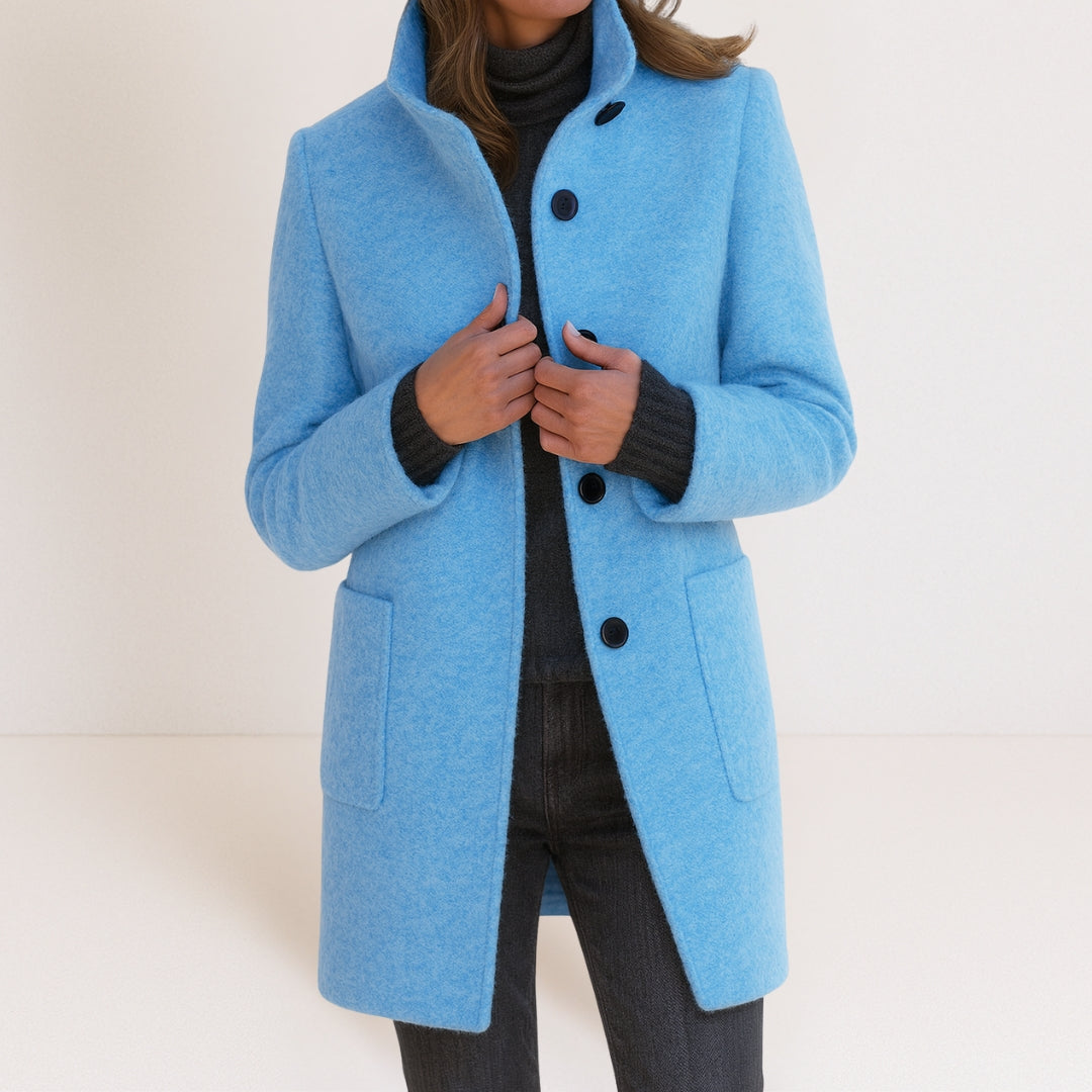 Elegant and warm classic-fit women's wool-blend coat for autumn