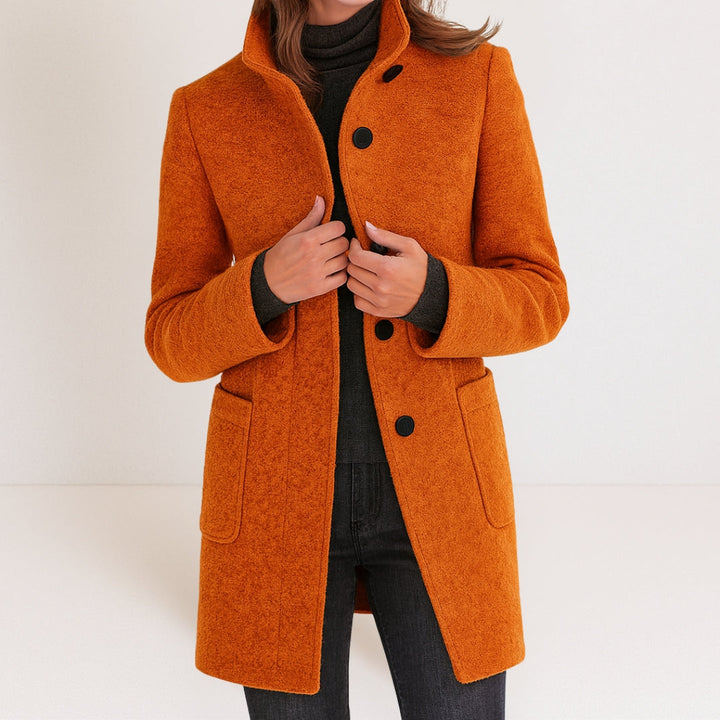 Elegant and warm classic-fit women's wool-blend coat for autumn