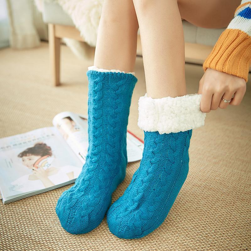 Warm winter socks – for cozy evenings at home
