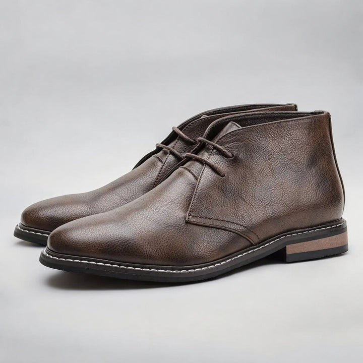 Elegant men's genuine leather lace-up chukka boots for autumn
