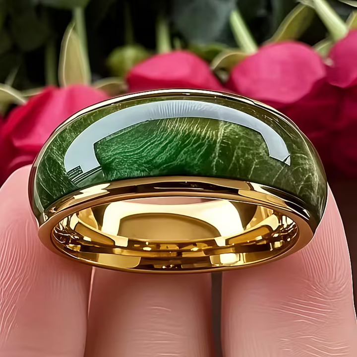 Women's gold-plated ring with emerald, crown design, autumnal style