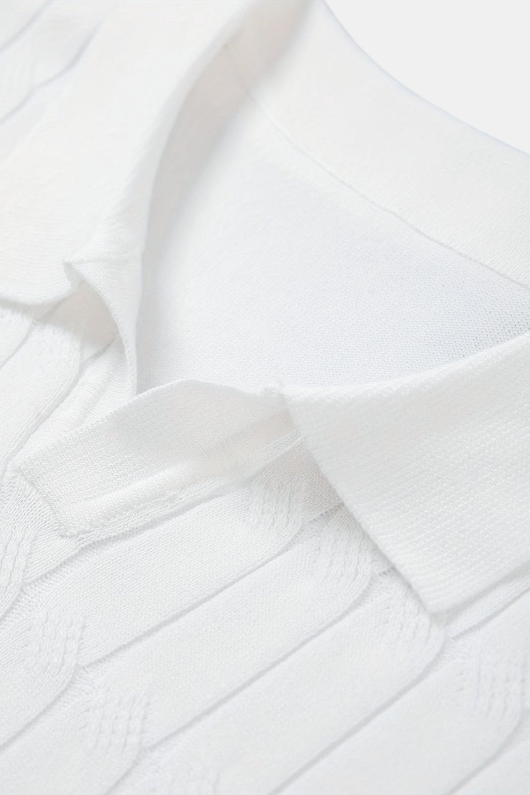 Elegant men's white polo shirt - Timeless style and comfort