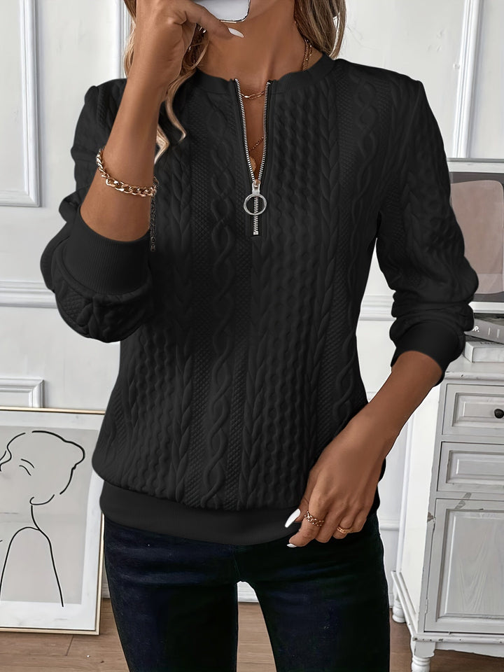 Women's autumn sweater in twisted wool knit with a zipper