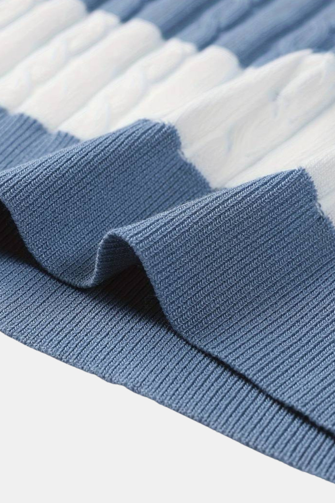 Elegant Short-Sleeve Polo Shirt for Men with Bold Stripes - Perfect for a Sporty and Chic Look