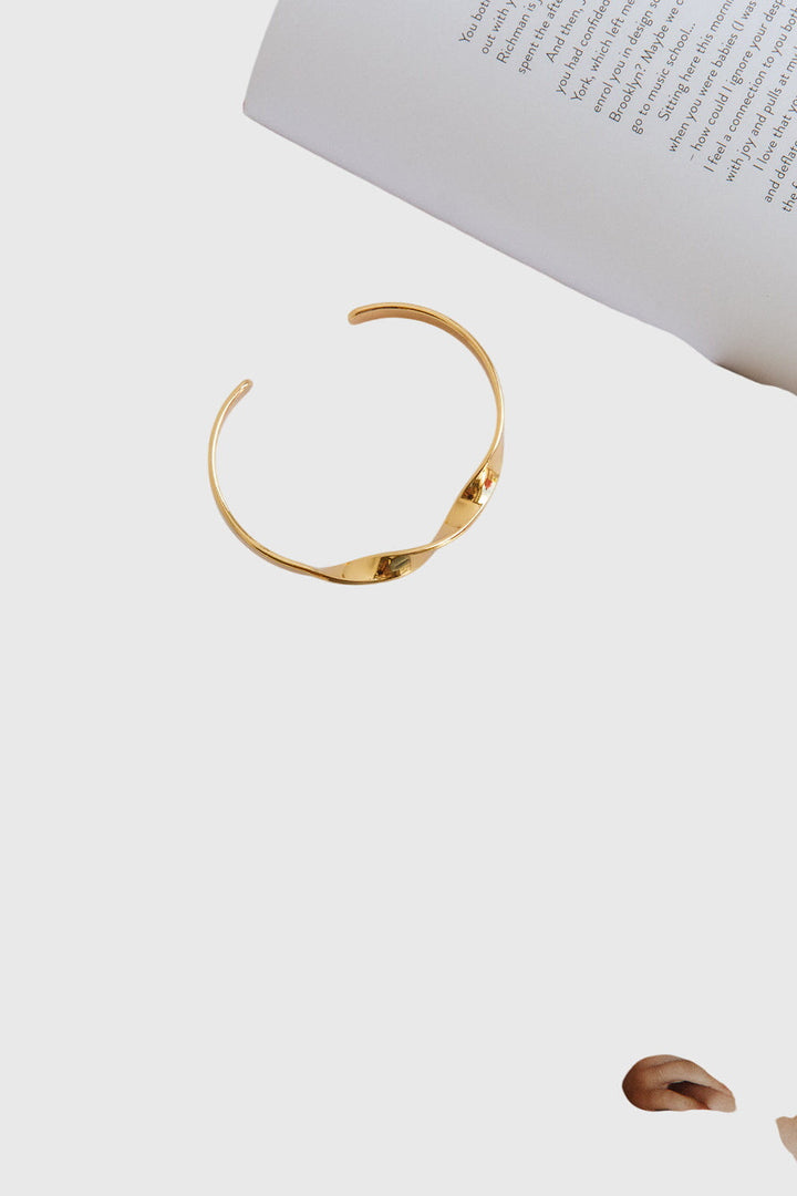 Bracelet femme rigide plaqué or à enfiler, collection automne