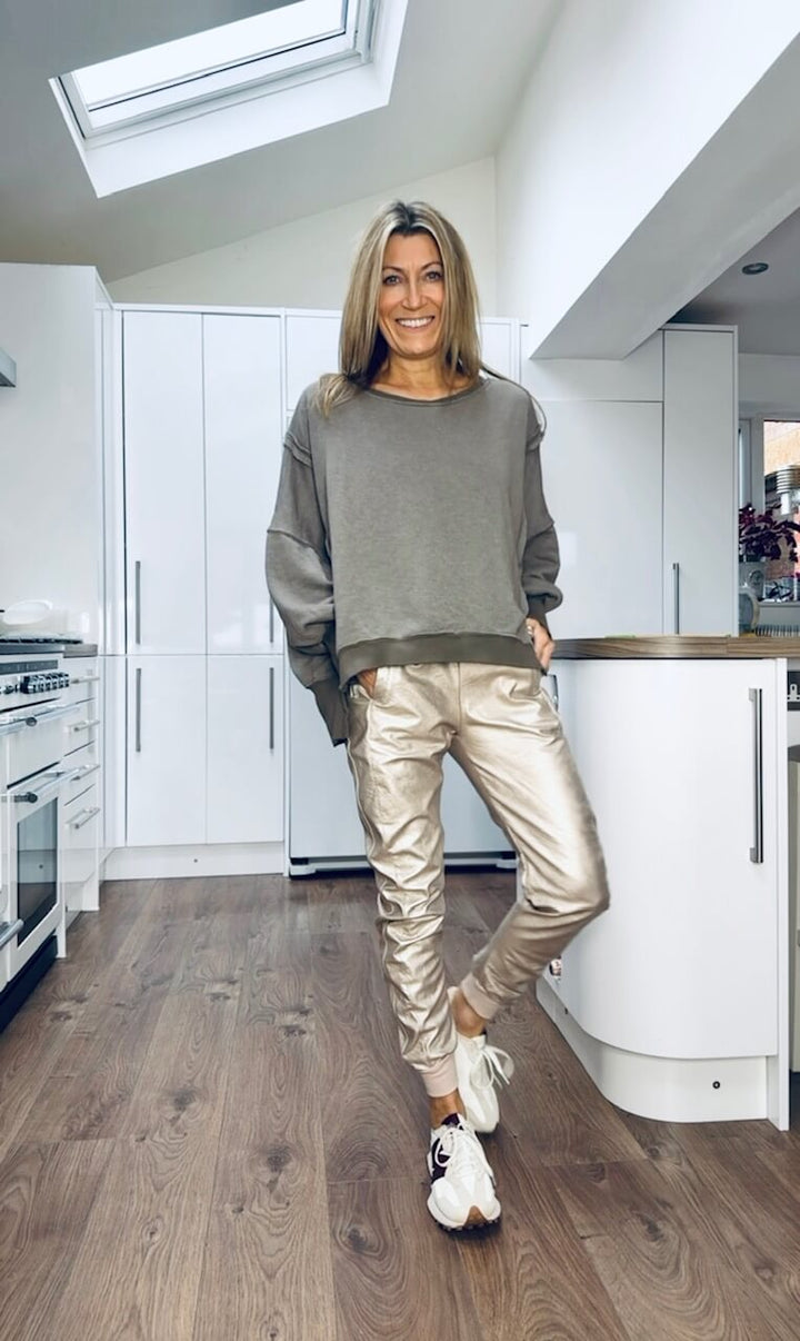 Women’s leather tracksuit set with pants, ideal for autumn