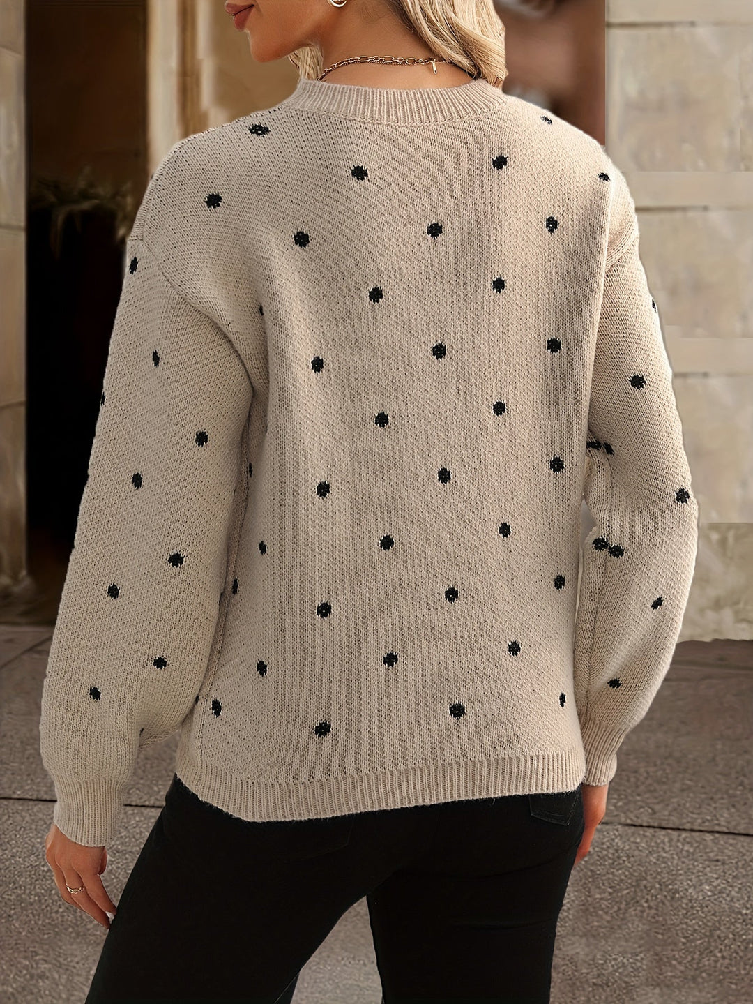 Women's polka-dot knit pullover with a round neck and long sleeves for autumn, relaxed fit