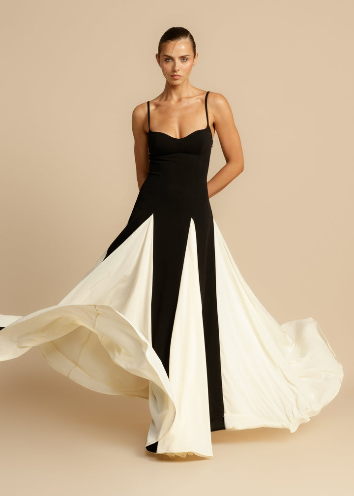 Dressing gown Maxi Colorblock à Bretelles Lucia for un look d'été élégant et confortable.