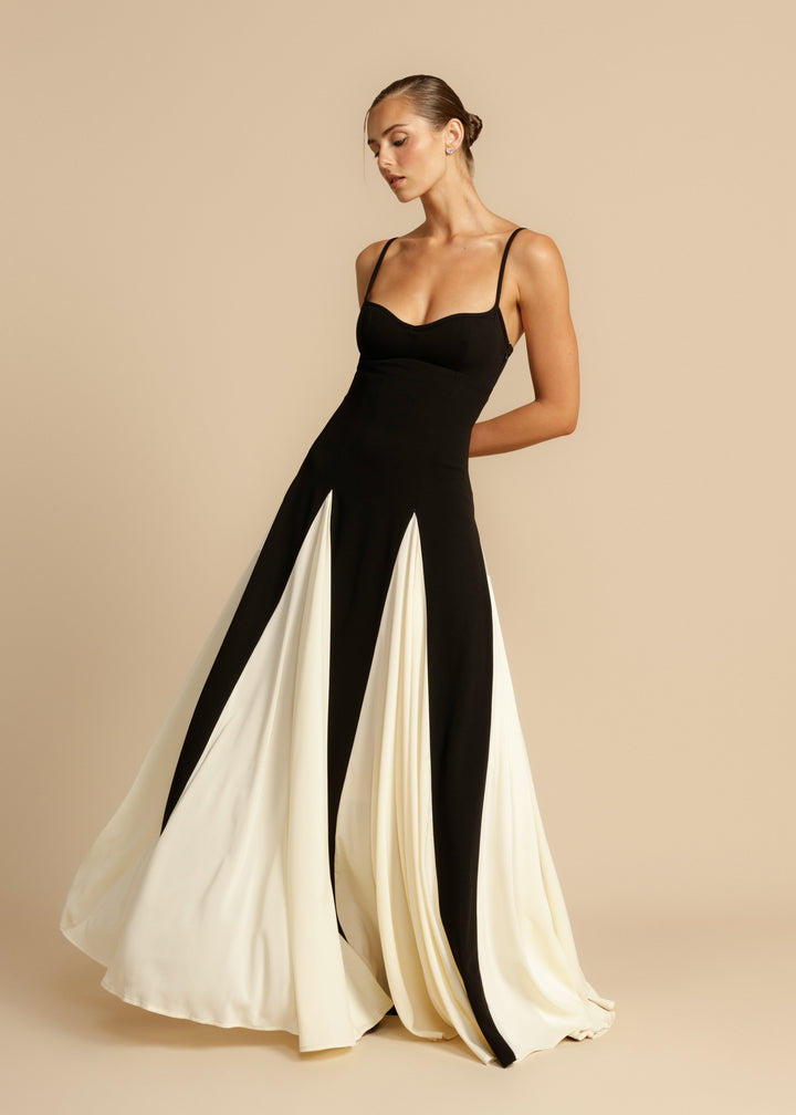 Dressing gown Maxi Colorblock à Bretelles Lucia for un look d'été élégant et confortable.