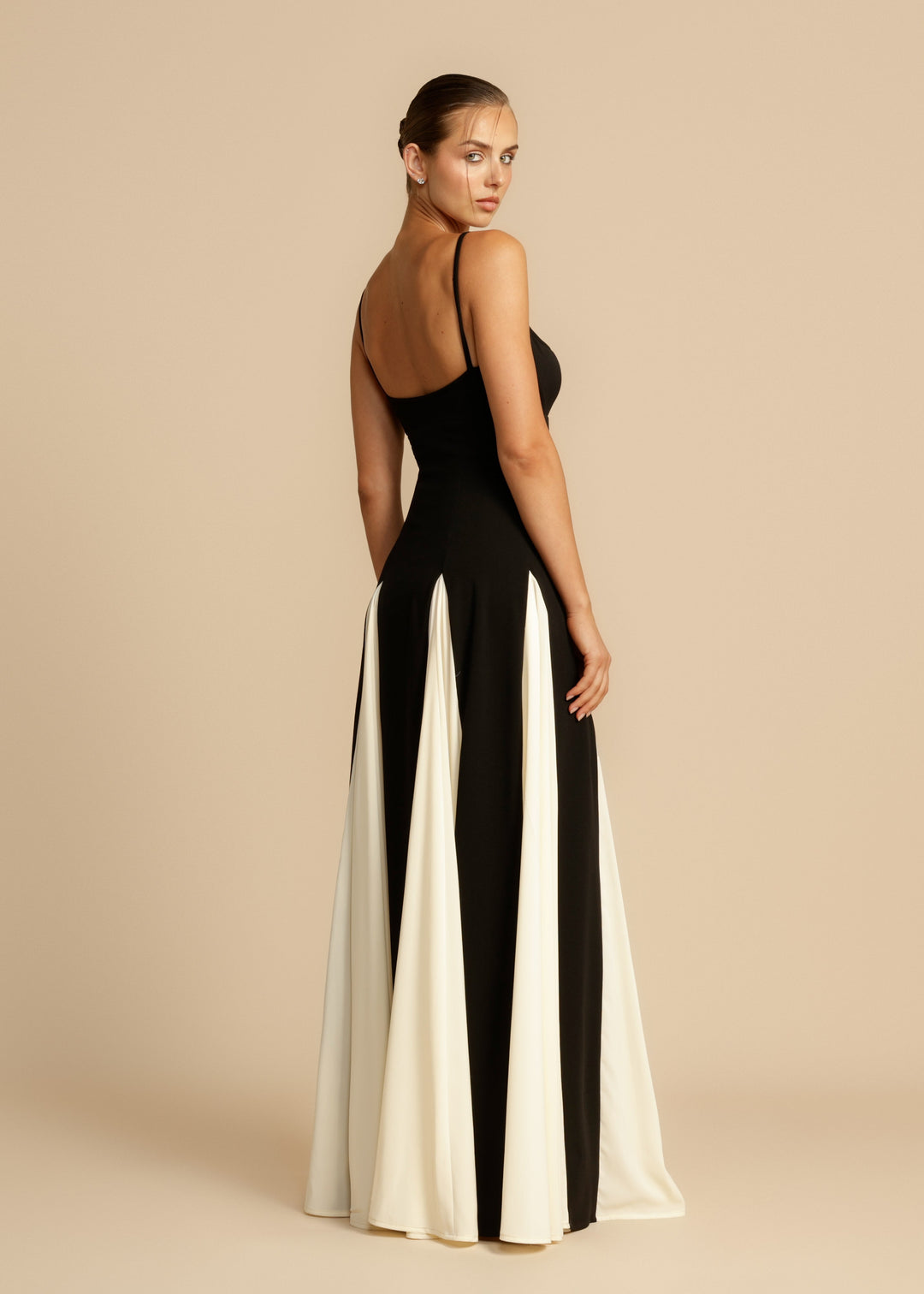 Dressing gown Maxi Colorblock à Bretelles Lucia for un look d'été élégant et confortable.