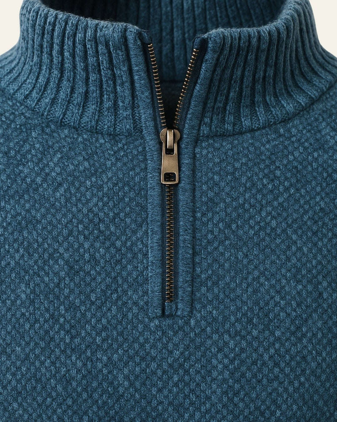 Pull homme en maille texturée à fermeture éclair sous le col, idéal pour l’automne