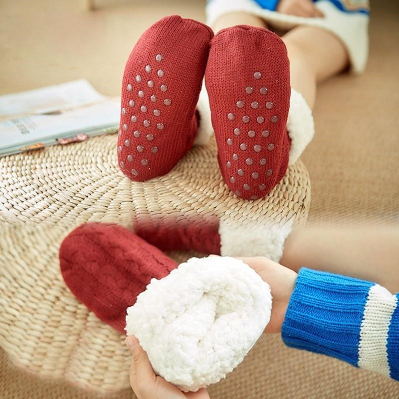 Warm winter socks – for cozy evenings at home