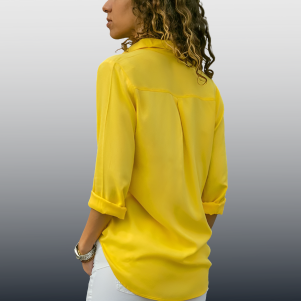 Cyra - Classic Elegant Button-Up Blouse for Women for a Timeless Look.