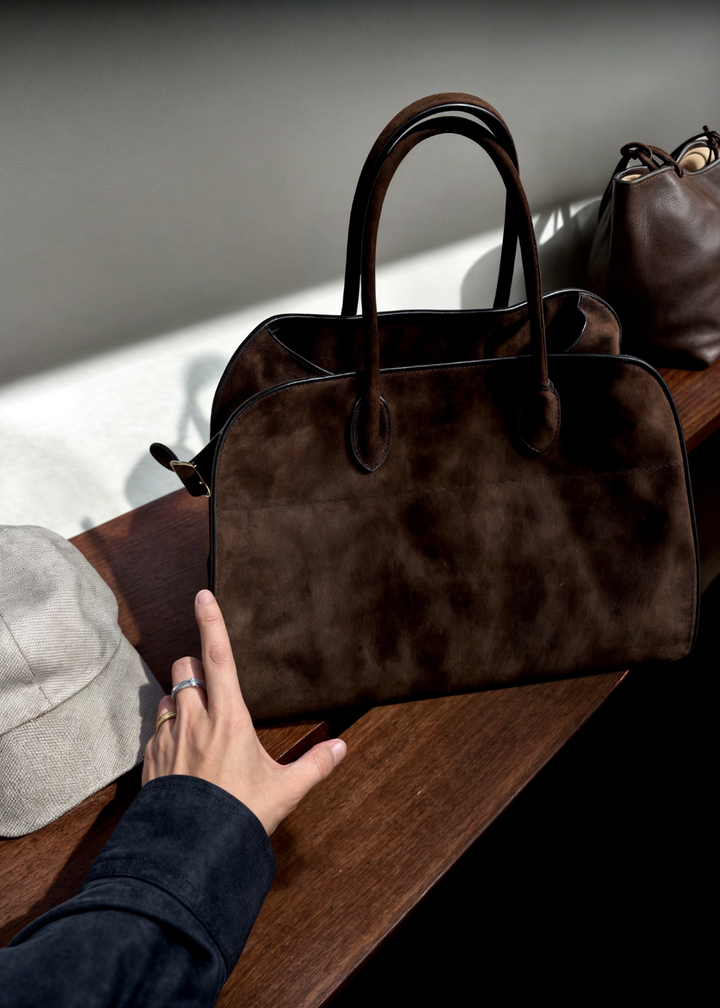 Anda - Élégant sac à bandoulière en daim souple pour un look élégant