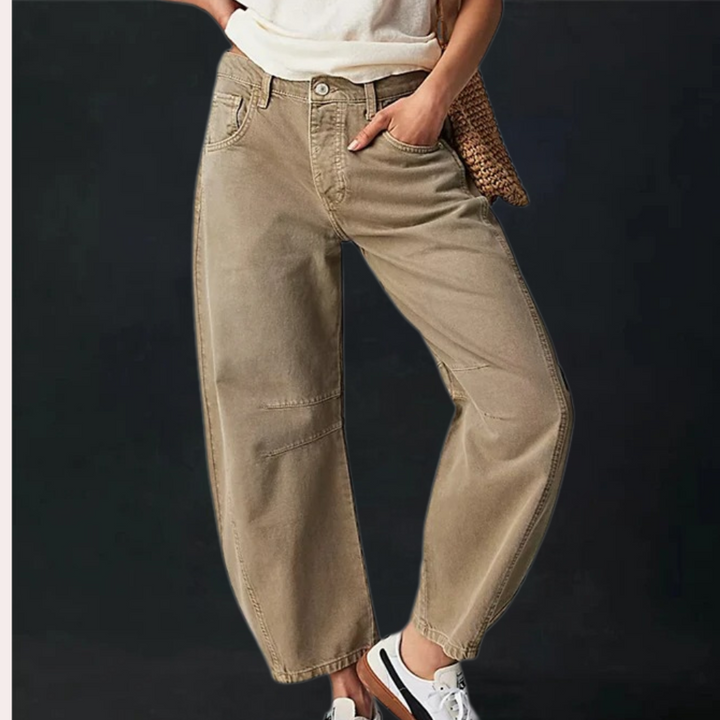 Wide and stylish cropped jeans for women