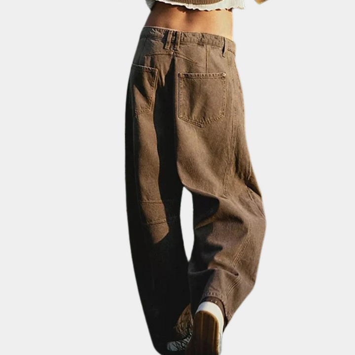 Wide and stylish cropped jeans for women