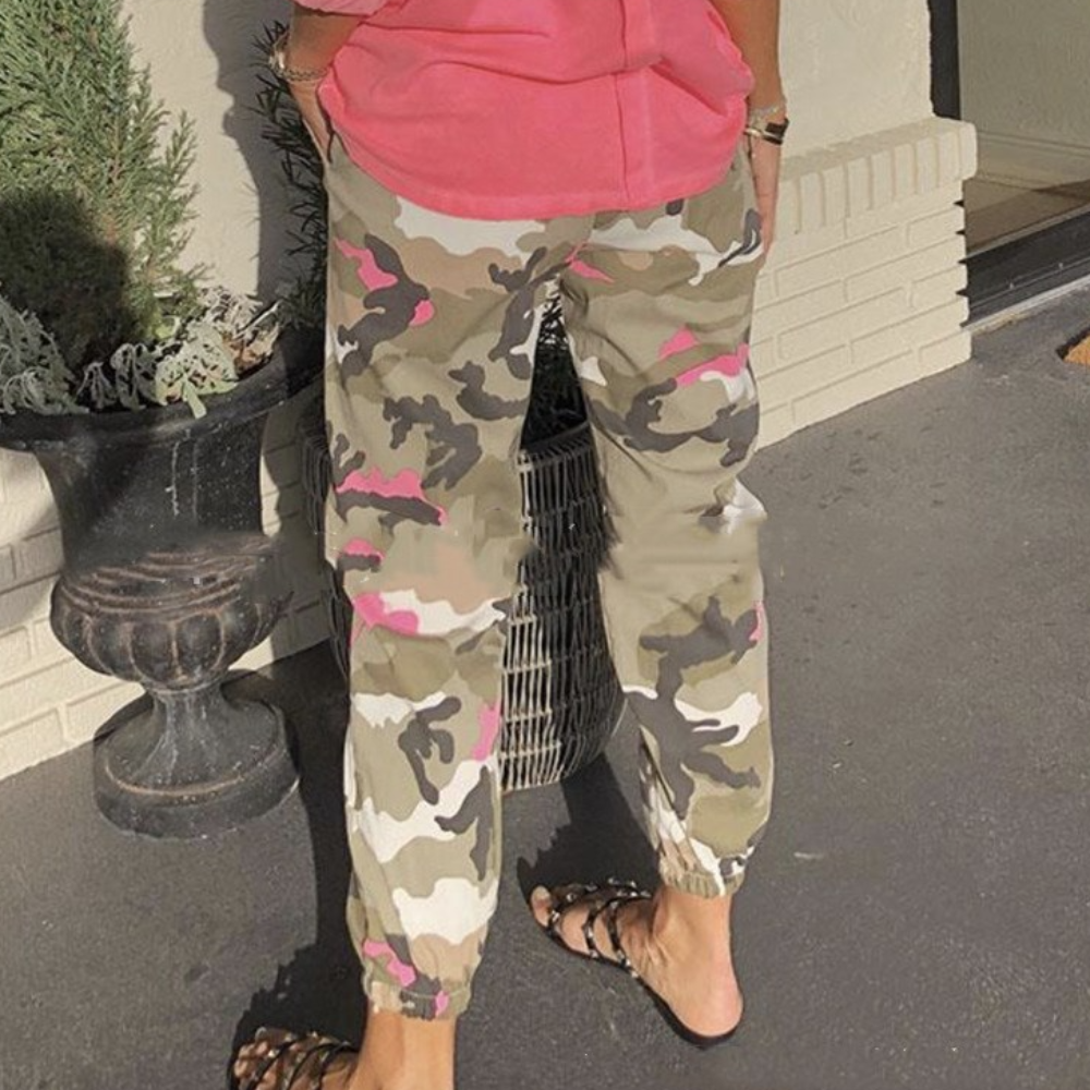 Myrsini - Elegant and comfortable camouflage pants for women for a trendy look