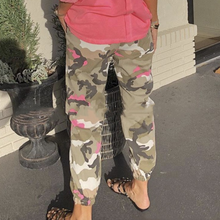 Myrsini - Elegant and comfortable camouflage pants for women for a trendy look