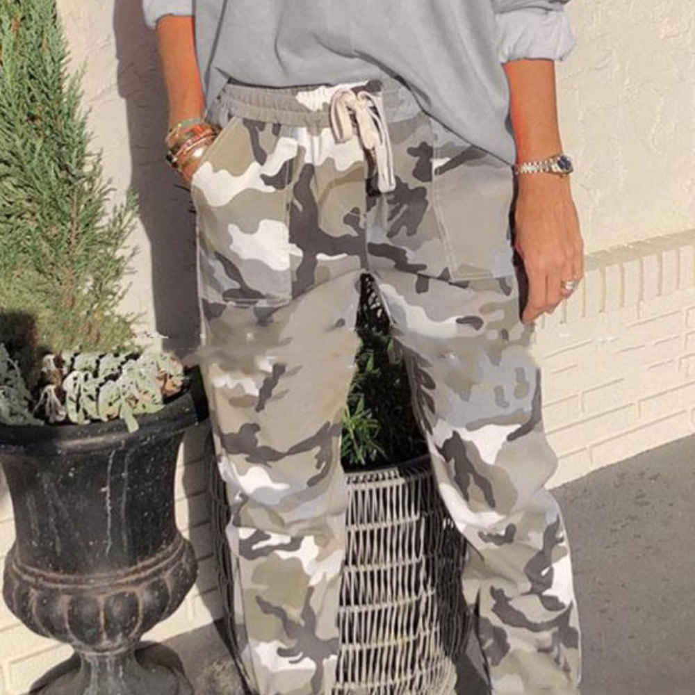 Myrsini - Elegant and comfortable camouflage pants for women for a trendy look