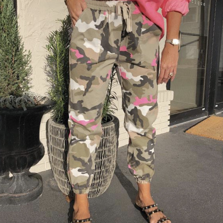 Myrsini - Elegant and comfortable camouflage pants for women for a trendy look
