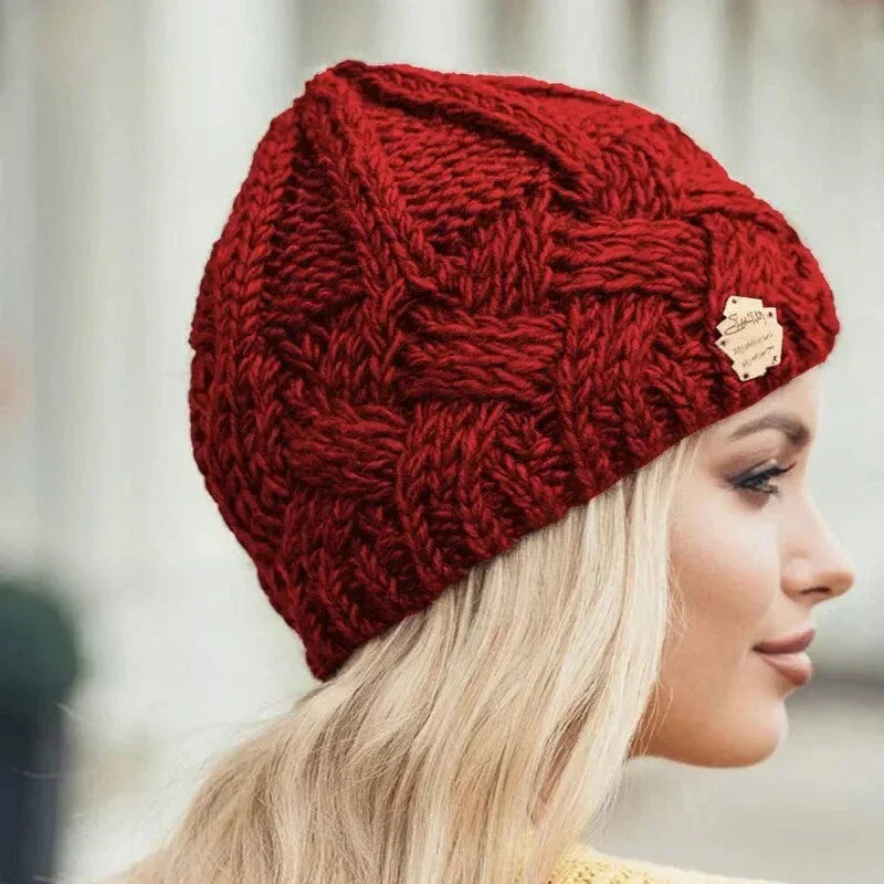 Bonnet femme tricoté doux et chaud pour la fin de l’été et l’automne