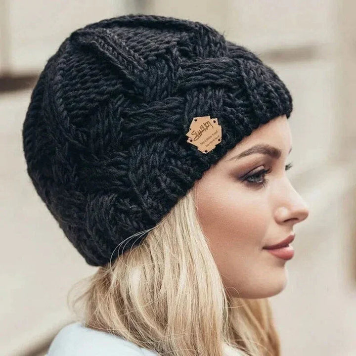 Bonnet femme tricoté doux et chaud pour la fin de l’été et l’automne