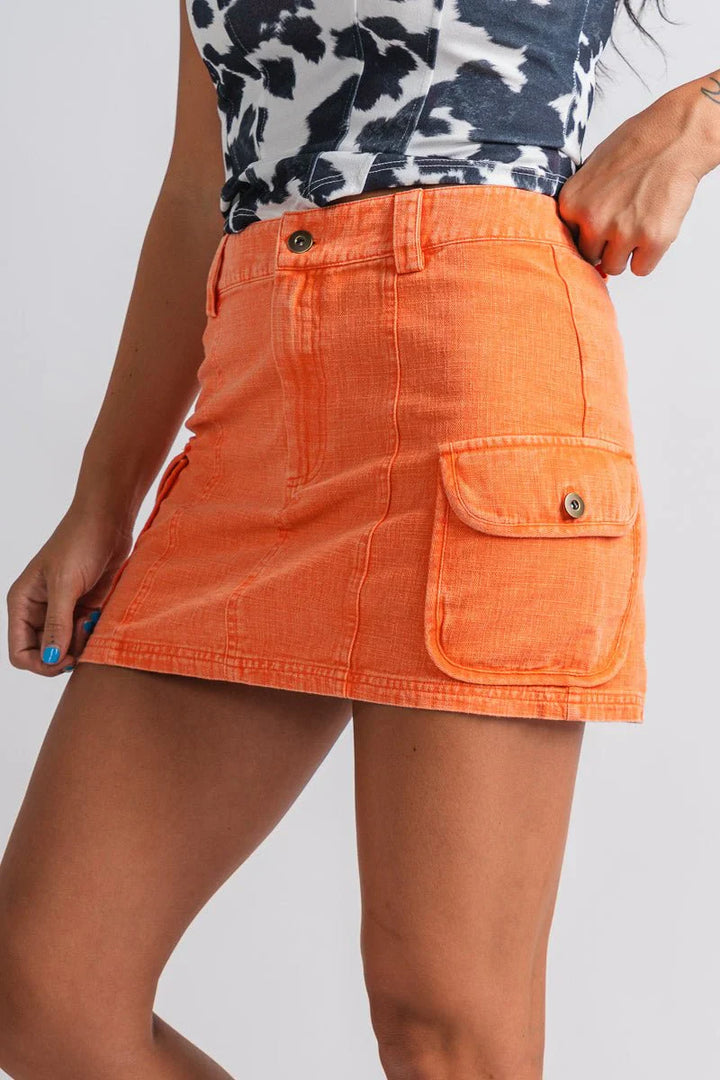 Jupe cargo orange élégante pour un look fashion