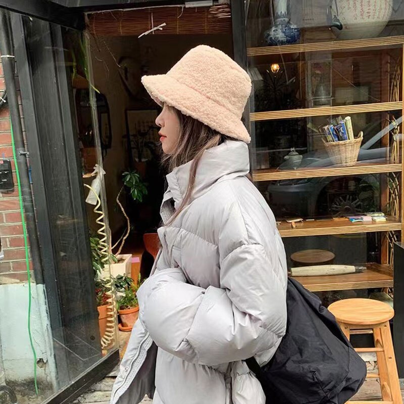 Classic unisex warm-lined bucket hat for summer and mid-season wear