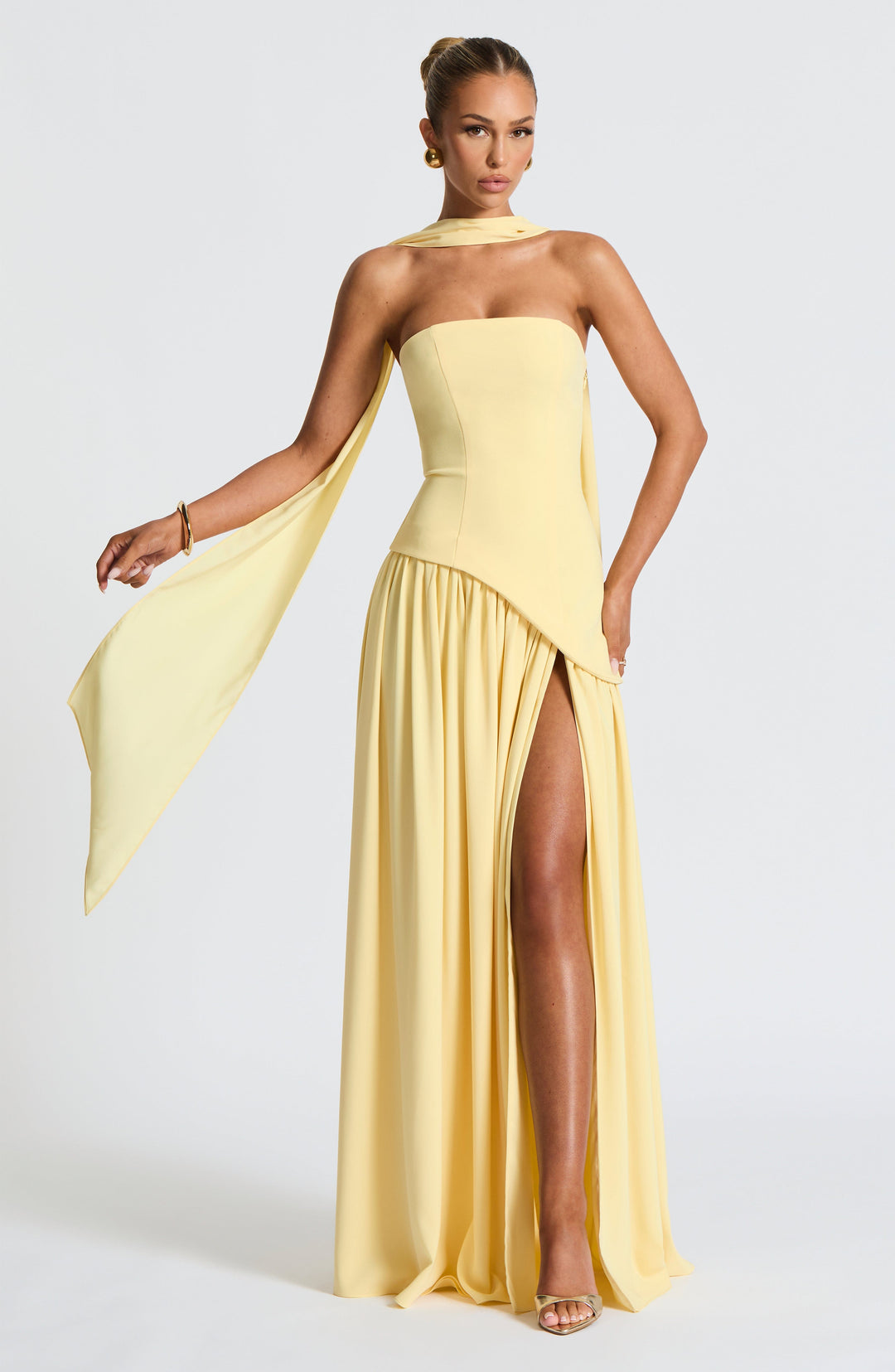https://cdn.shopify.com/s/files/1/0998/9200/3147/files/Elegant_Strapless_White_Maxi_Dress_with_Asymmetric_Waist_and_High_Slit__Perfect_for_Summer_Events_1.jpg?v=1766661064