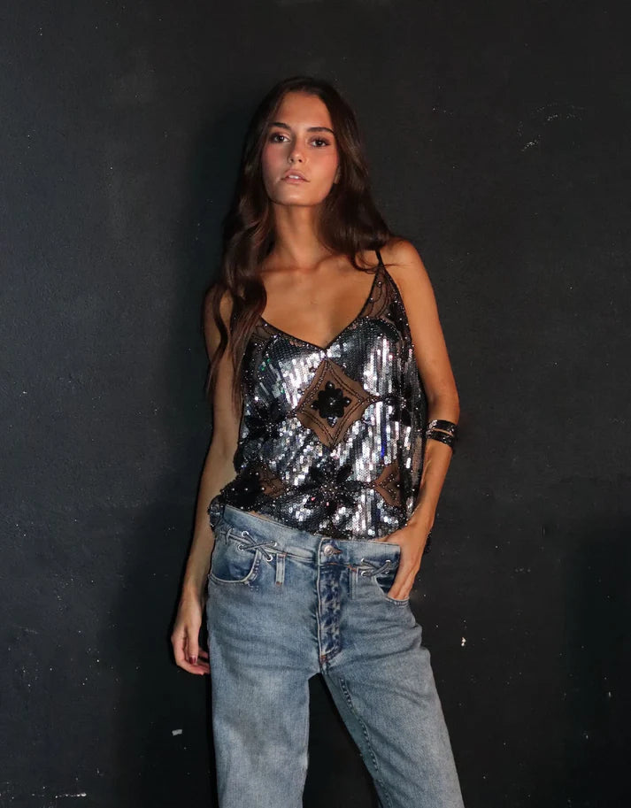 https://cdn.shopify.com/s/files/1/0998/9200/3147/files/Lena___Glitter_top_with_pearls_5.jpg?v=1766663471