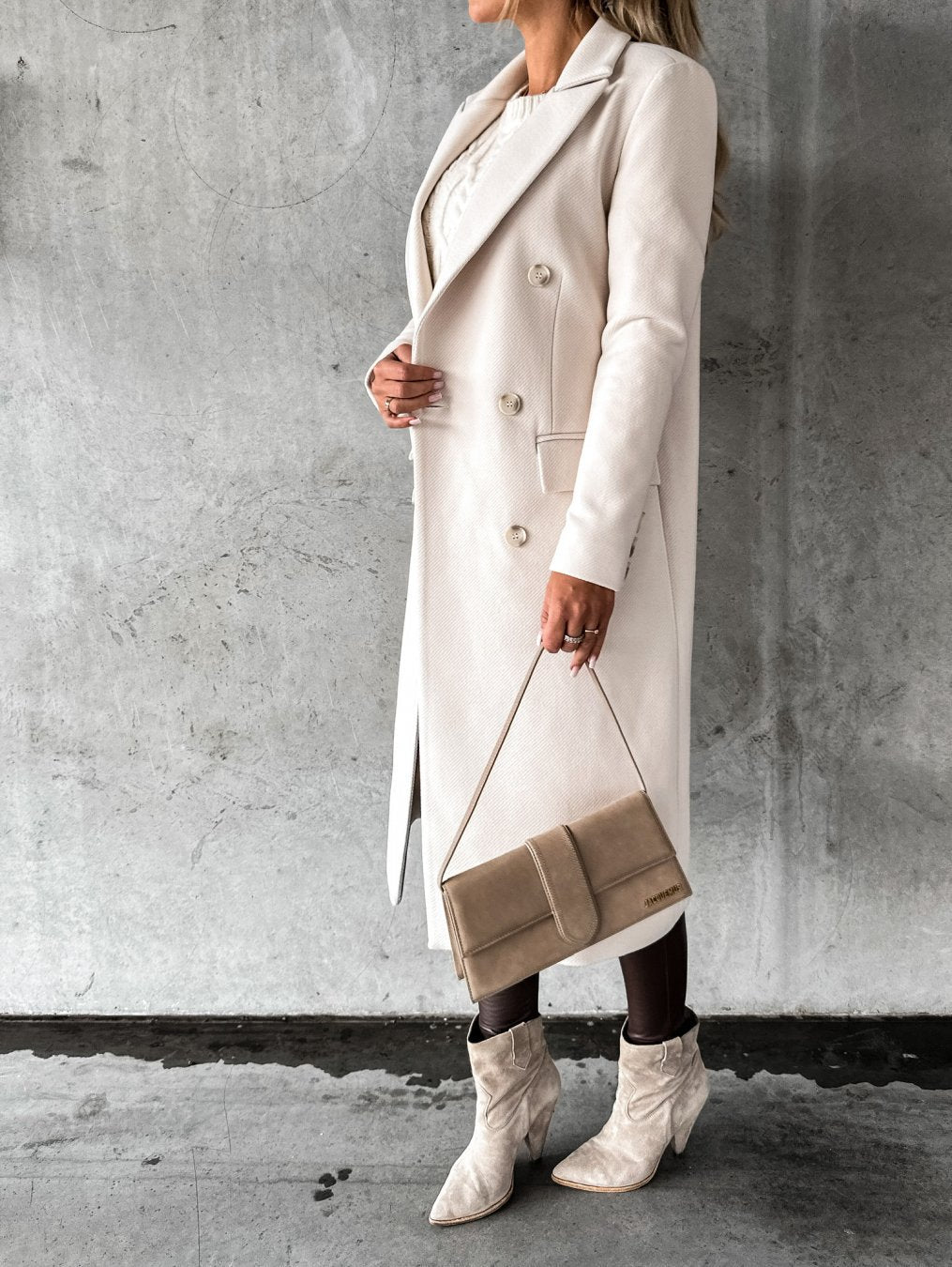 Manteau long femme élégant et chaud pour la fin de l’été et l’automne