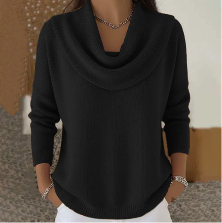 Women's knitted pullover with an elegant neckline for autumn, ideal for everyday outfits.