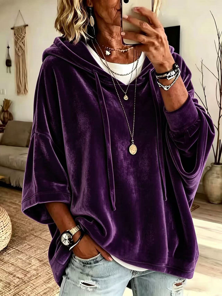 Oversized women’s hoodie for fall, ideal for everyday looks and layered outfits