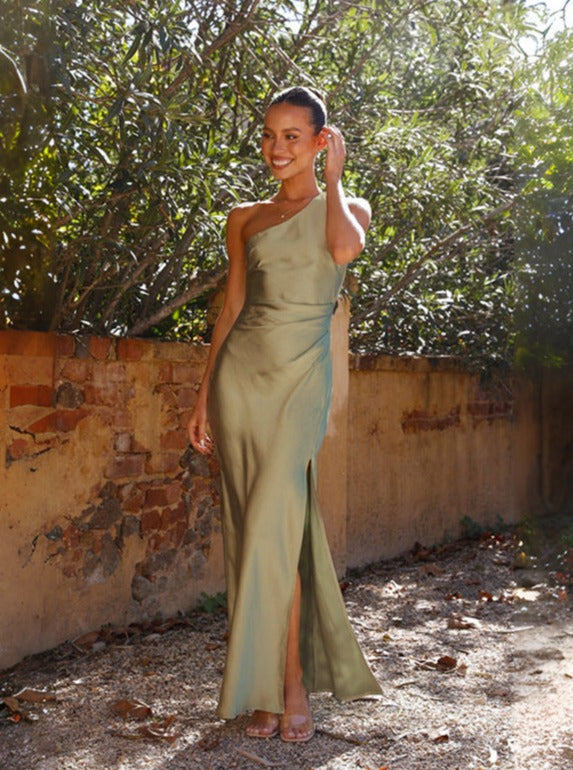 Clarisse | Robe de soirée en satin luxueux à une épaule avec fente asymétrique - choix élégant et sophistiqué pour les femmes.