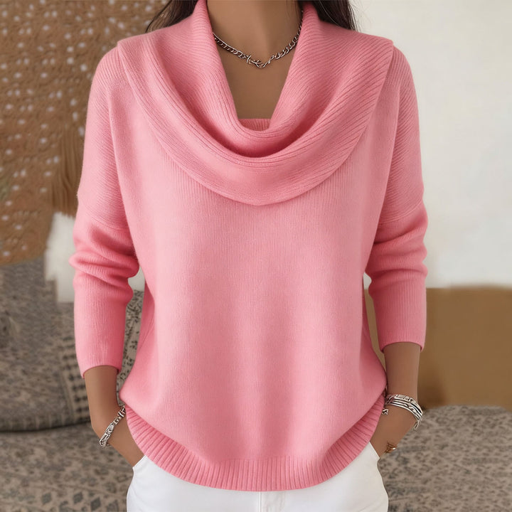 Women's knitted pullover with an elegant neckline for autumn, ideal for everyday outfits.