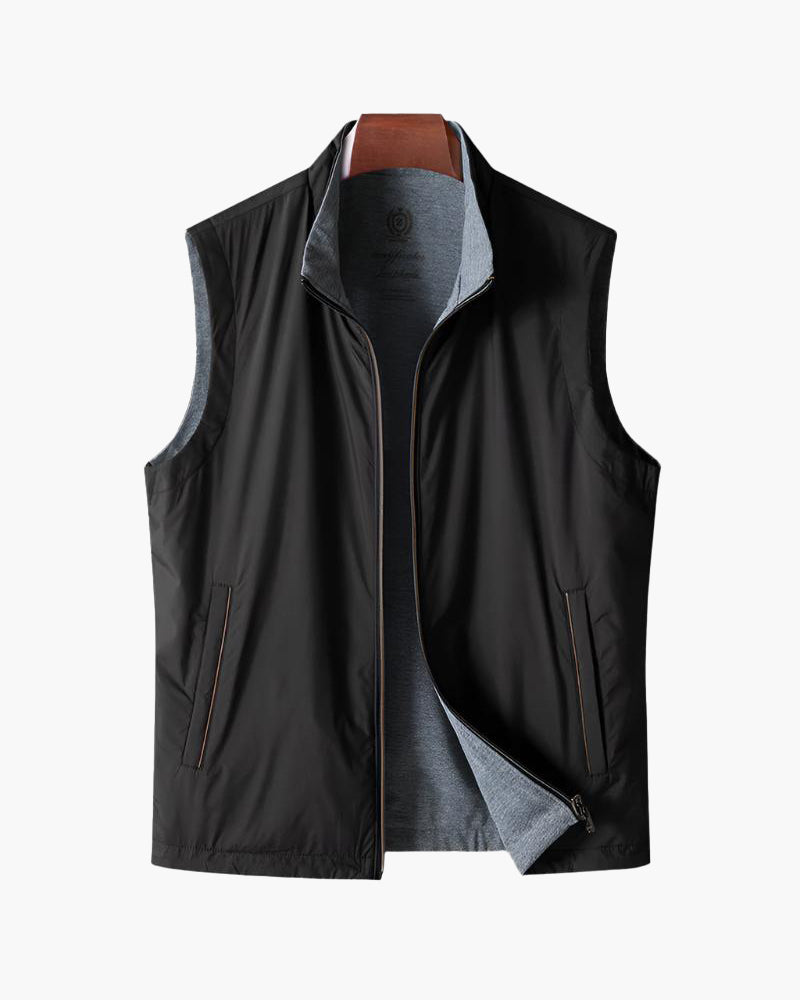 Women's fleece vest for autumn, sleeveless and fitted for transitional seasons, ideal for cooler days