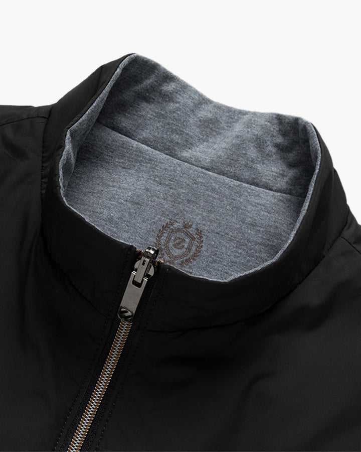 Women's fleece vest for autumn, sleeveless and fitted for transitional seasons, ideal for cooler days