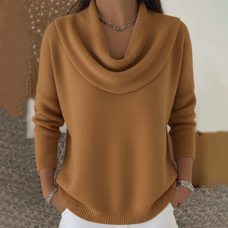 Women's knitted pullover with an elegant neckline for autumn, ideal for everyday outfits.