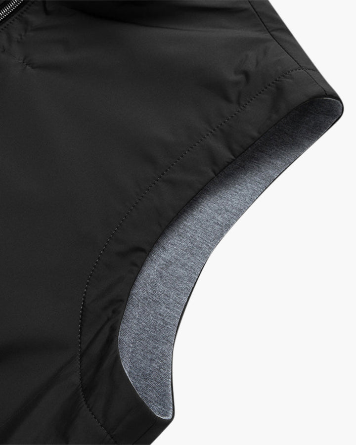 Women's fleece vest for autumn, sleeveless and fitted for transitional seasons, ideal for cooler days