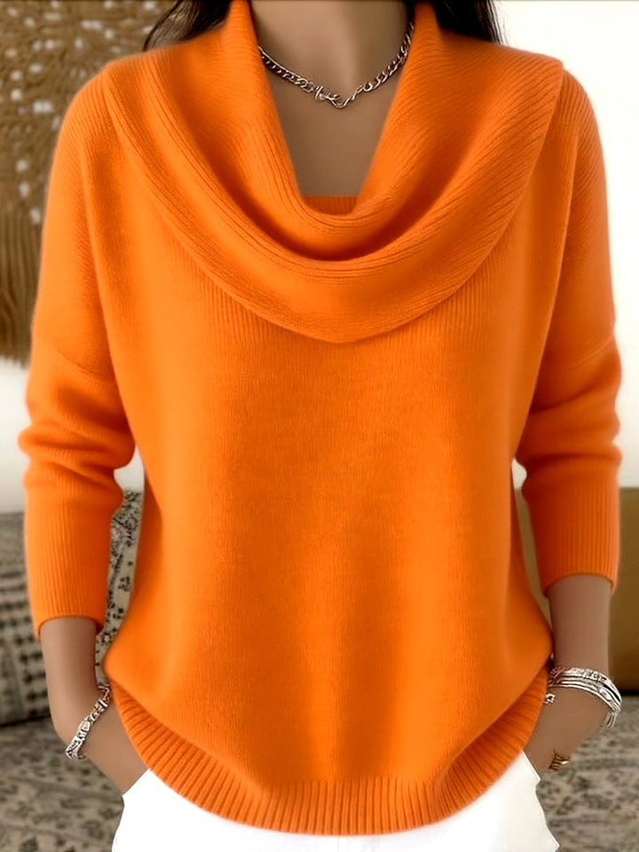 Women's knitted pullover with an elegant neckline for autumn, ideal for everyday outfits.