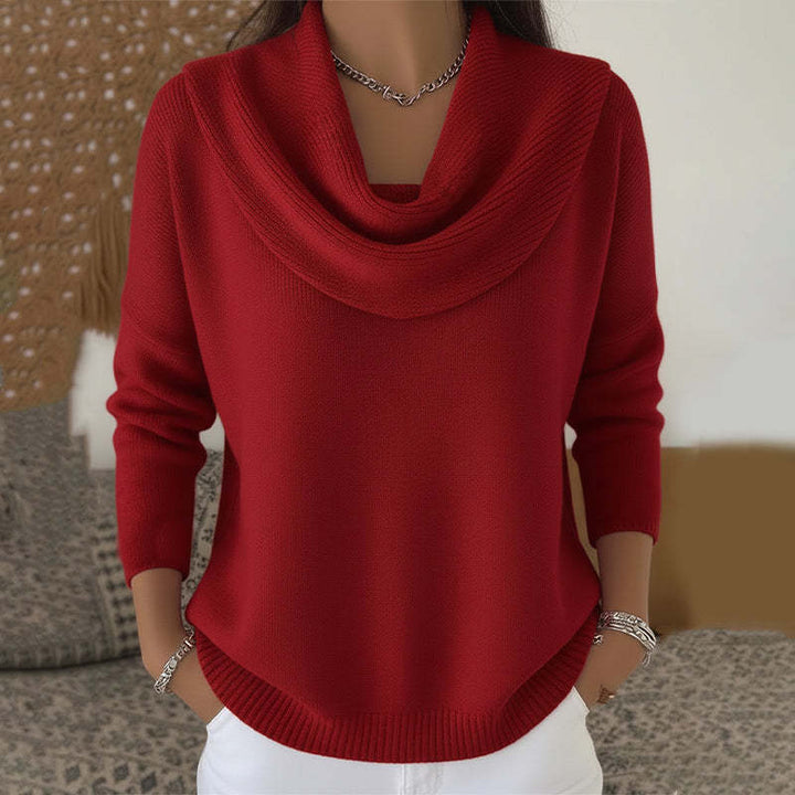 Women's knitted pullover with an elegant neckline for autumn, ideal for everyday outfits.