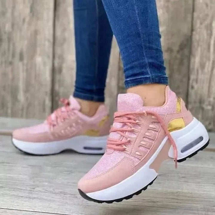 https://cdn.shopify.com/s/files/1/0998/9200/3147/files/Orthopedic_Comfort_Shoes_For_Wide_Feet_3.jpg?v=1766839662