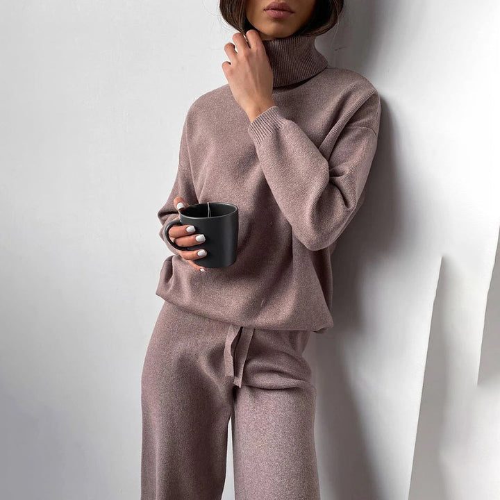 Ensemble femme en tricot avec pull col roulé pour la fin de l’été et l’automne