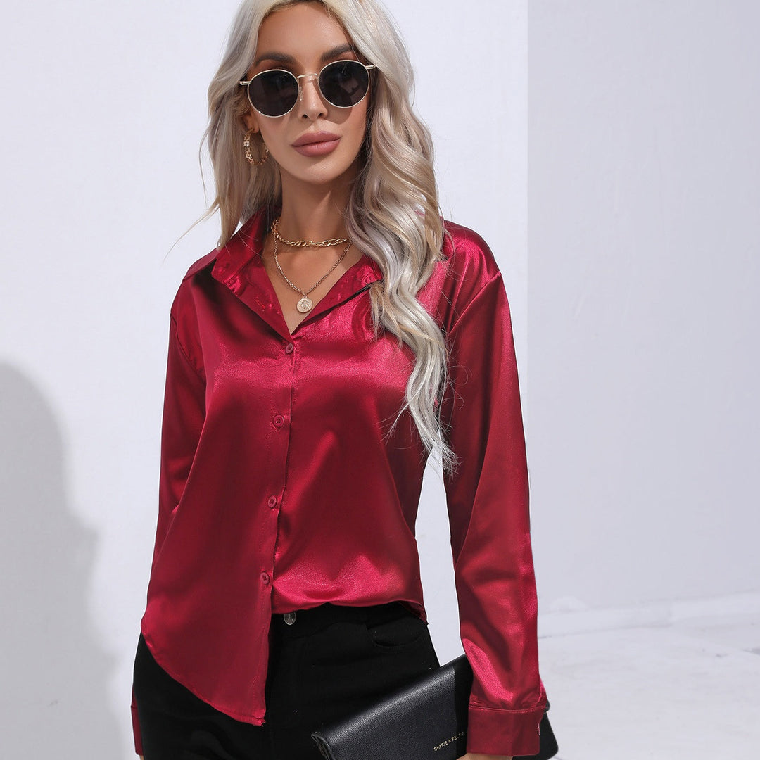 Nelisa - Blouse en satin luxueux à coupe ajustée pour femmes, l'élégance stylée parfaite.
