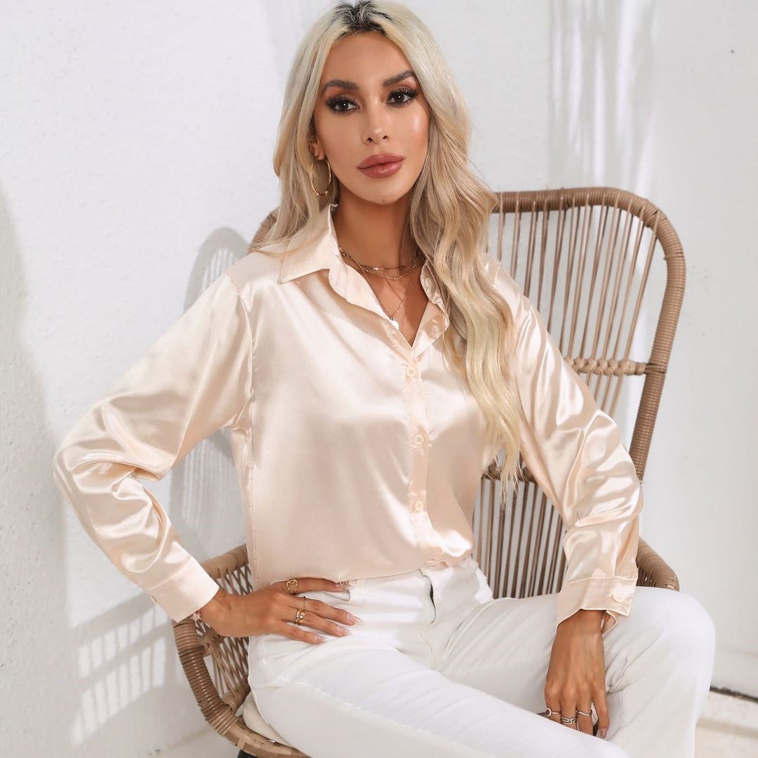 Nelisa - Blouse en satin luxueux à coupe ajustée pour femmes, l'élégance stylée parfaite.