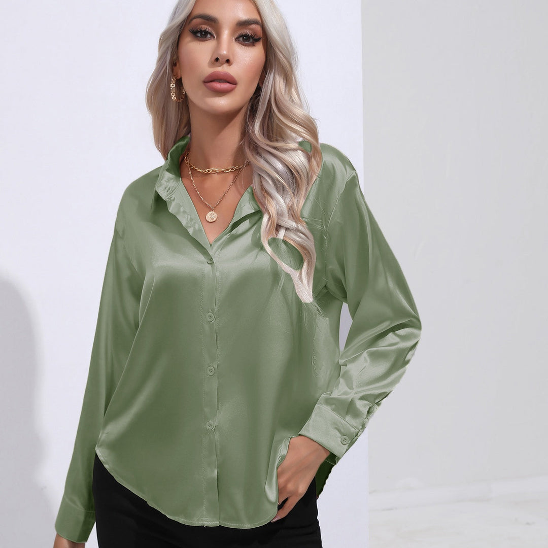 Nelisa - Blouse en satin luxueux à coupe ajustée pour femmes, l'élégance stylée parfaite.