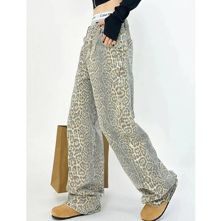 Gilda - Stylish retro pants with a very trendy leopard print