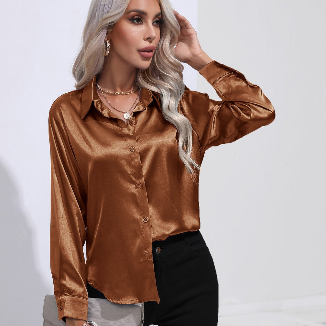 Nelisa - Blouse en satin luxueux à coupe ajustée pour femmes, l'élégance stylée parfaite.