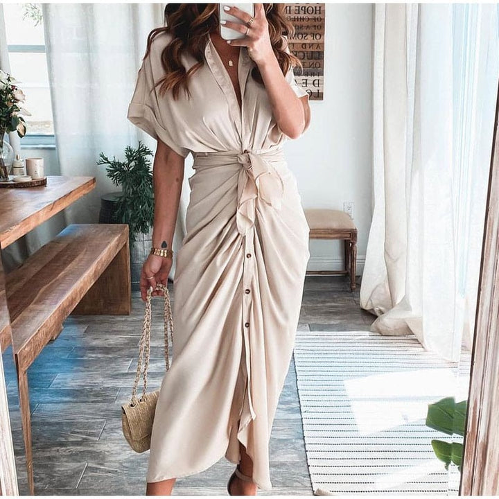Élégante et magnifique dressing gown de chambre maxi portefeuille pour un look raffiné.