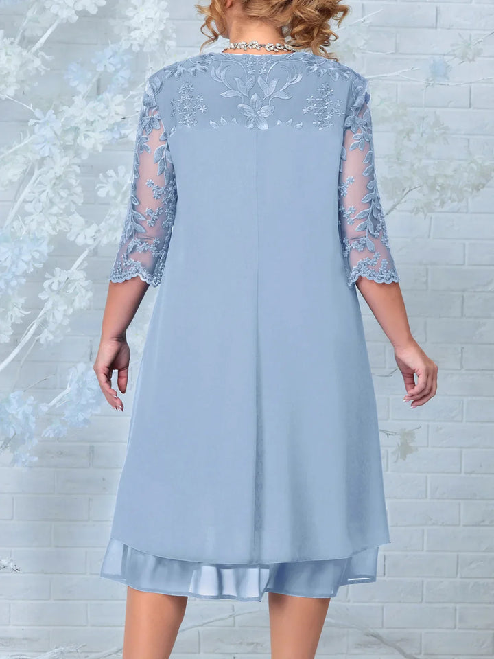 Talina | Élégante robe de chambre de soirée midi grande taille avec détails brodés et manches en tulle - Accent en dentelle florale